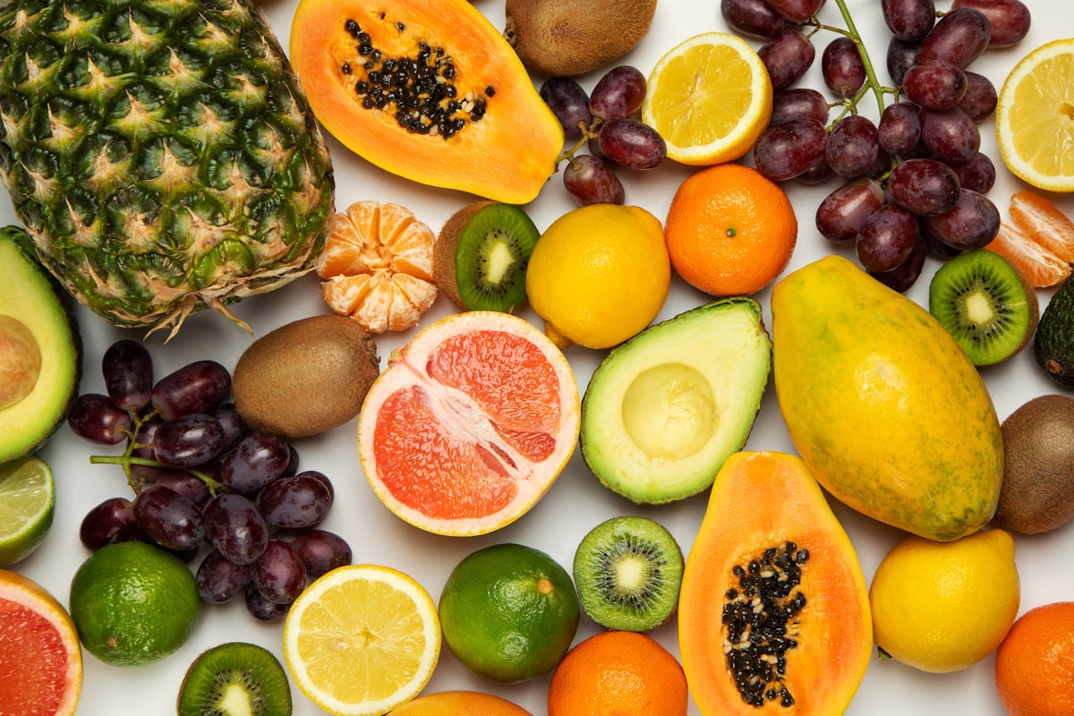 Ciotola di cereali integrali e frutta